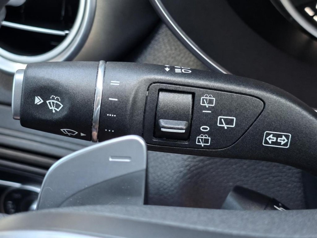 Used 2022 Mercedes-Benz GLC 300 4MATIC image 40