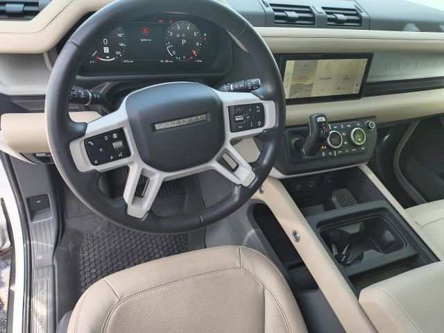 Used 2024 Land Rover Defender 110 SE image 5