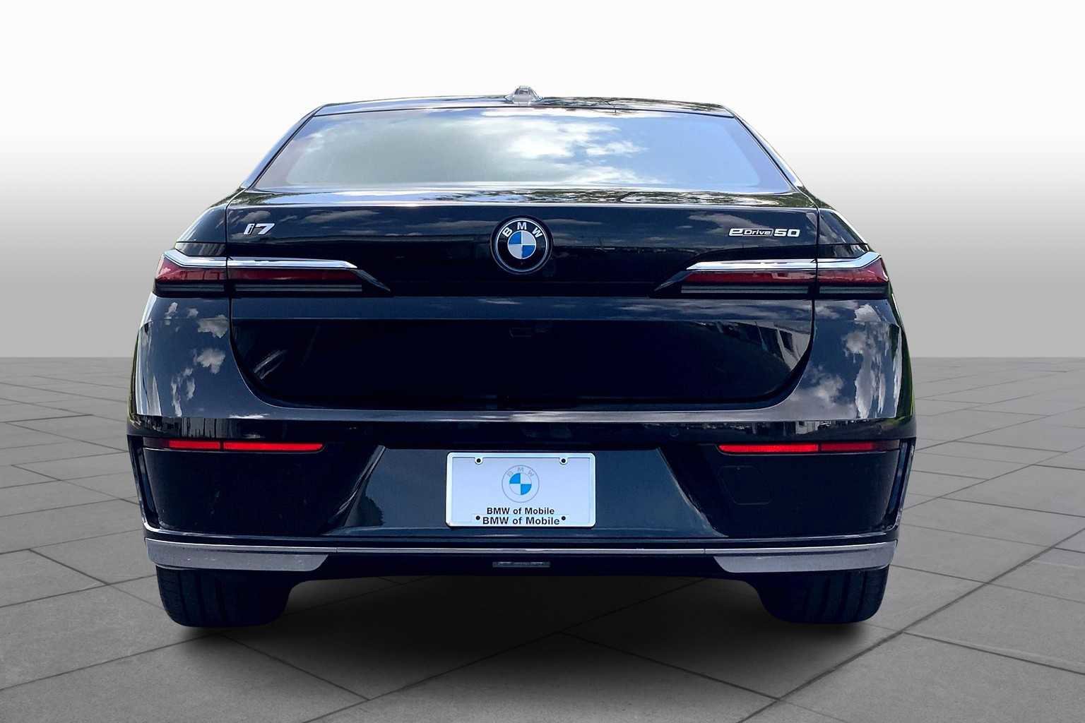 New 2025 BMW i7 eDrive50 w/ Premium Package image 4
