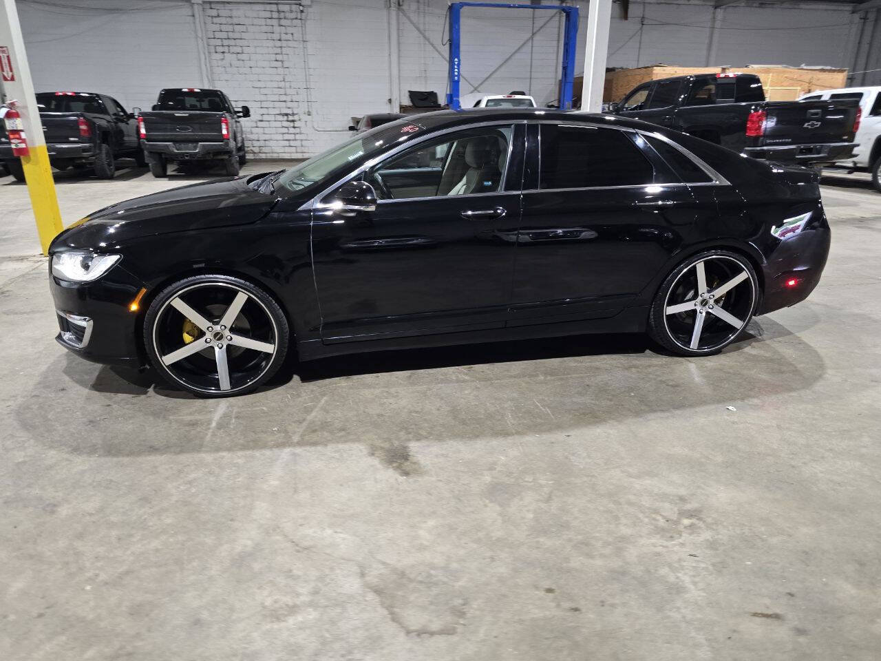 Used 2017 Lincoln MKZ Premiere FWD image 4