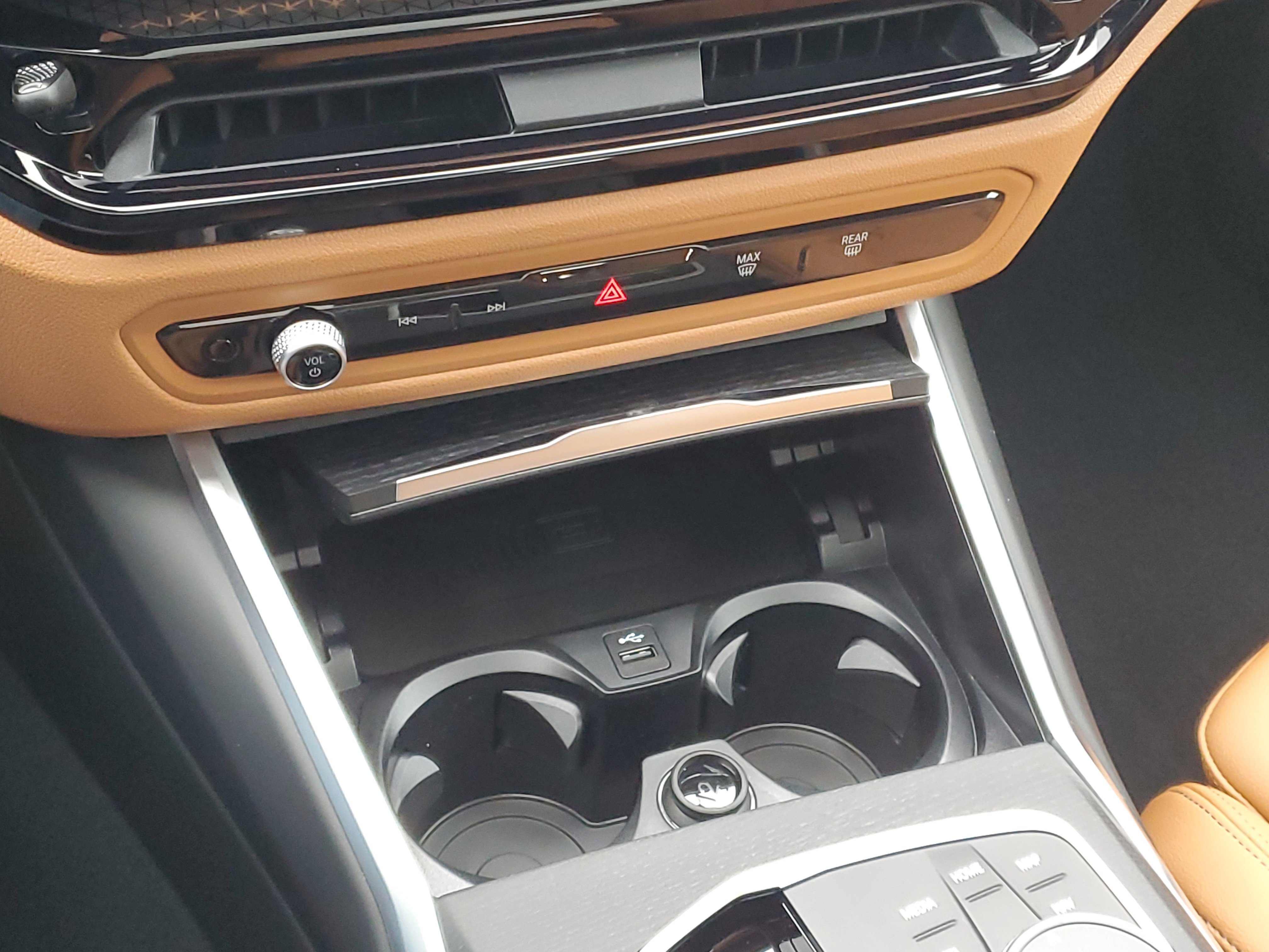 New 2026 BMW 330i xDrive Sedan w/ Convenience Package image 19