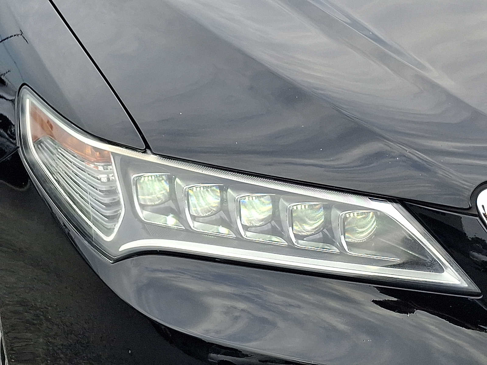 Used 2016 Acura TLX w/ Technology Package FWD image 9