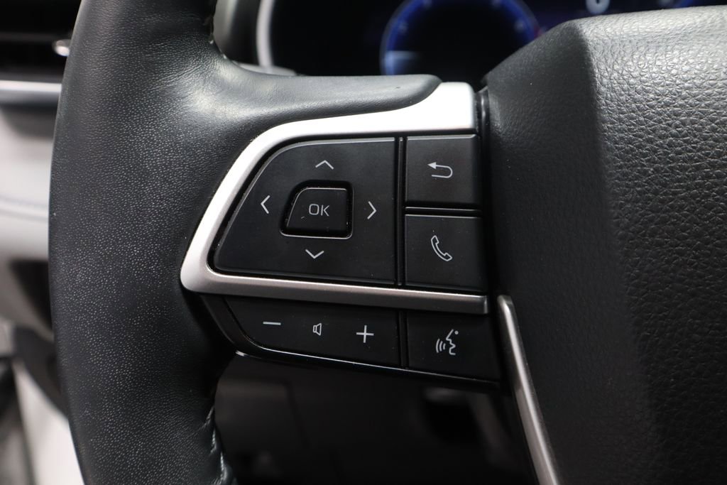 Used 2024 Toyota Highlander Limited AWD/4WD image 28