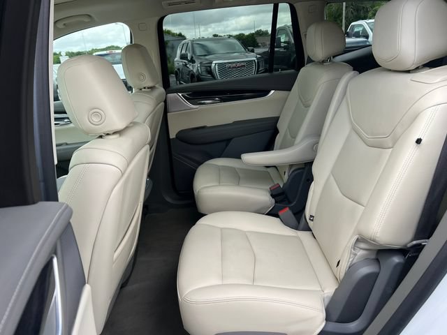 Used 2023 Cadillac XT6 Premium Luxury AWD/4WD image 4