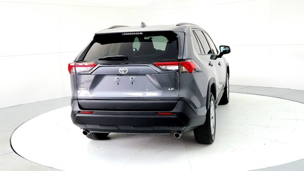 Certified 2021 Toyota RAV4 LE FWD image 5