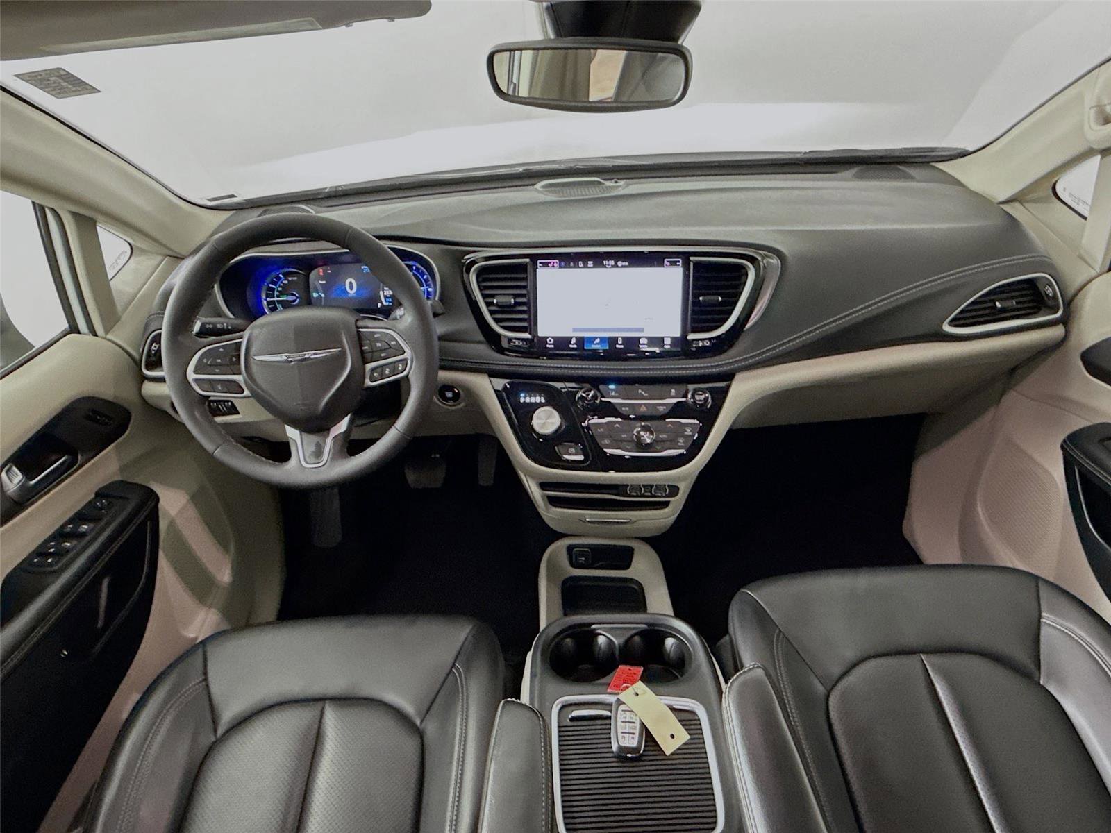 Used 2023 Chrysler Pacifica Touring-L image 31