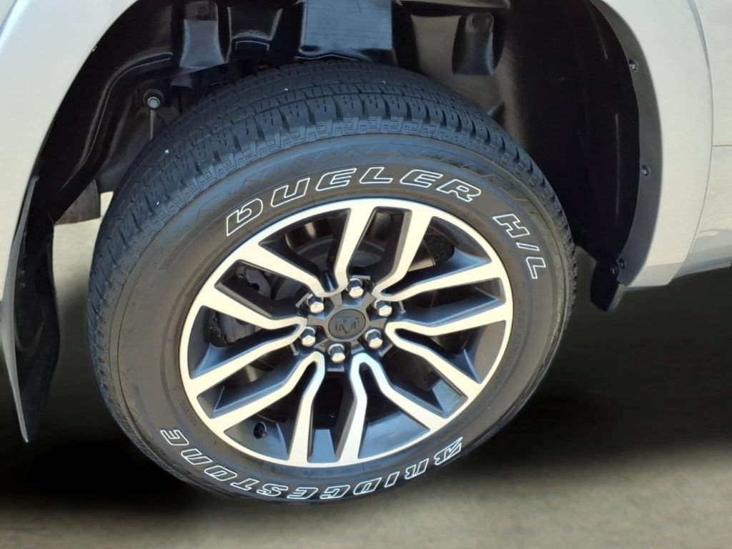 Used 2025 RAM 1500 Limited AWD/4WD image 35