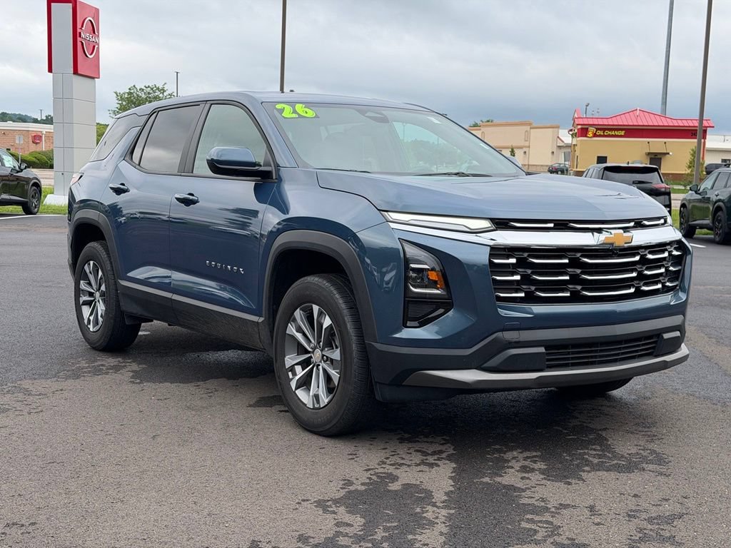 Used 2026 Chevrolet Equinox LT w/ Convenience Package II FWD image 1