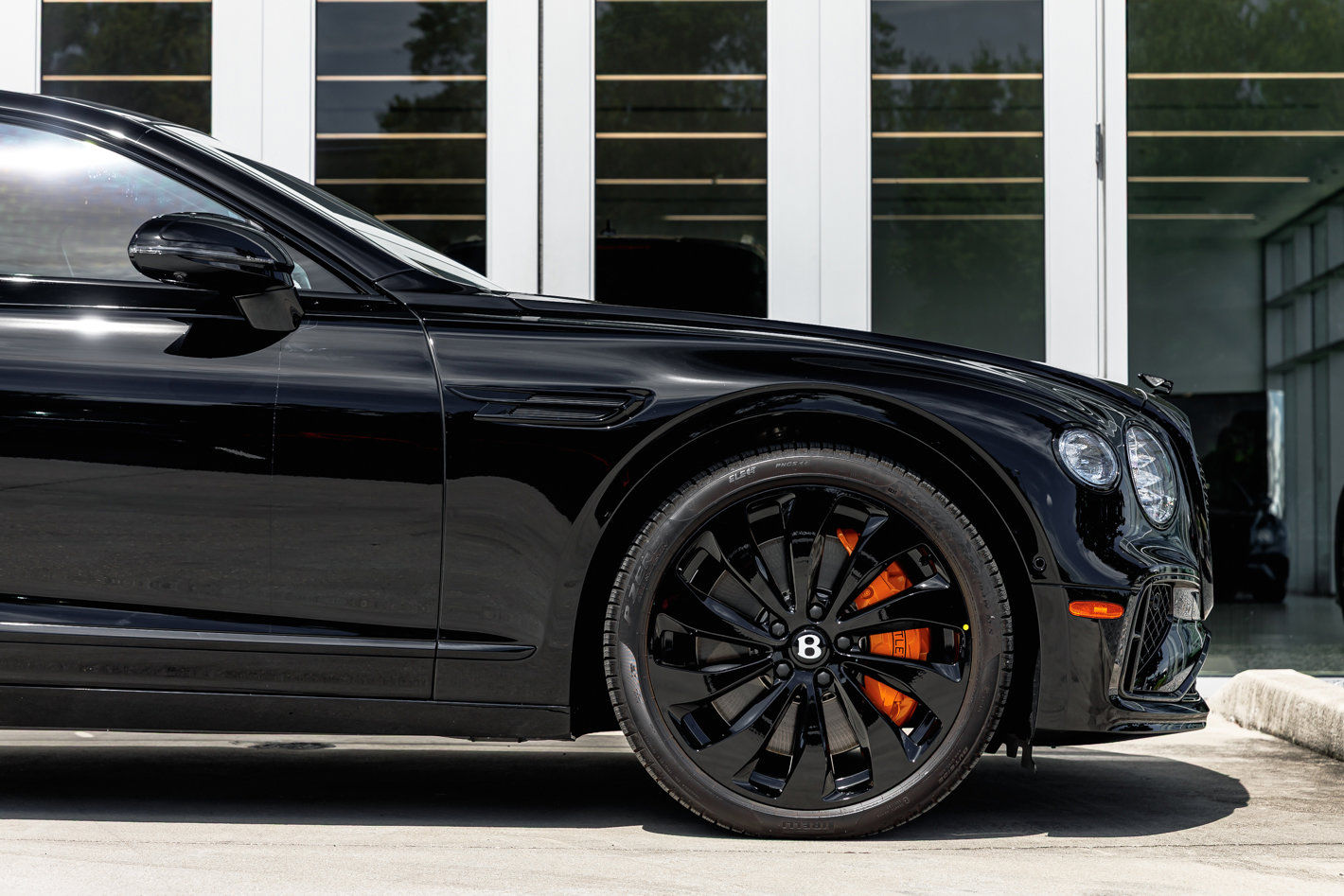 New 2025 Bentley Flying Spur Plug-In Hybrid image 5