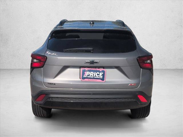 Used 2024 Chevrolet Trax RS w/ Sunroof Package FWD image 7
