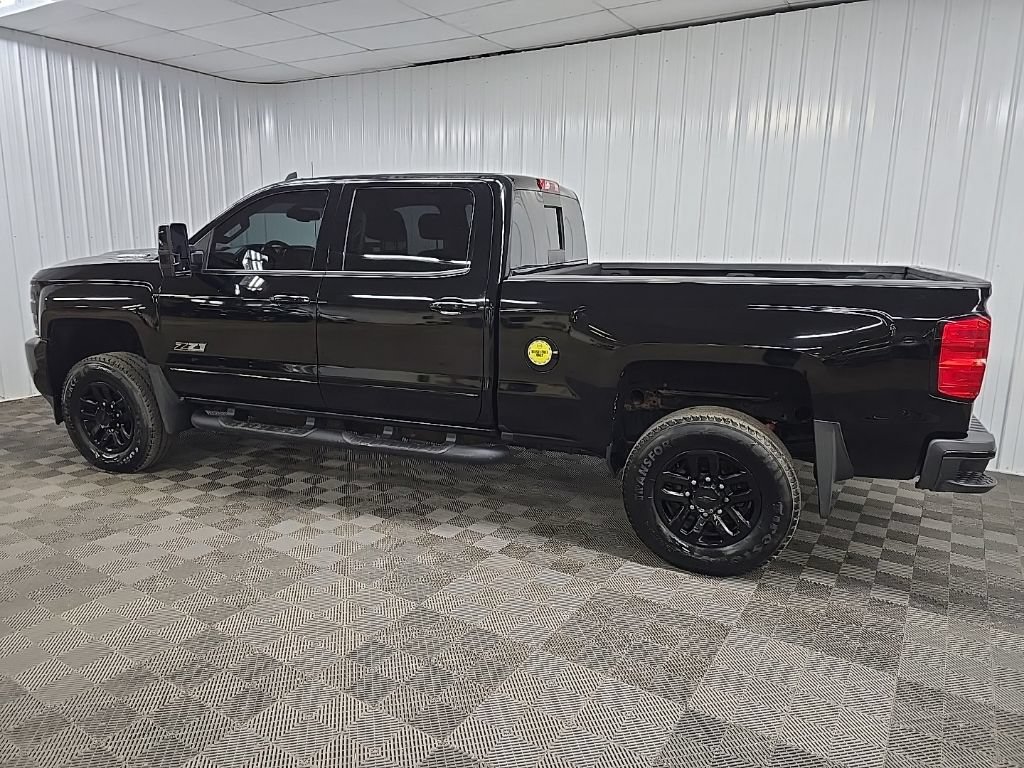 Used 2019 Chevrolet Silverado 2500 LTZ w/ Midnight Edition AWD/4WD image 4