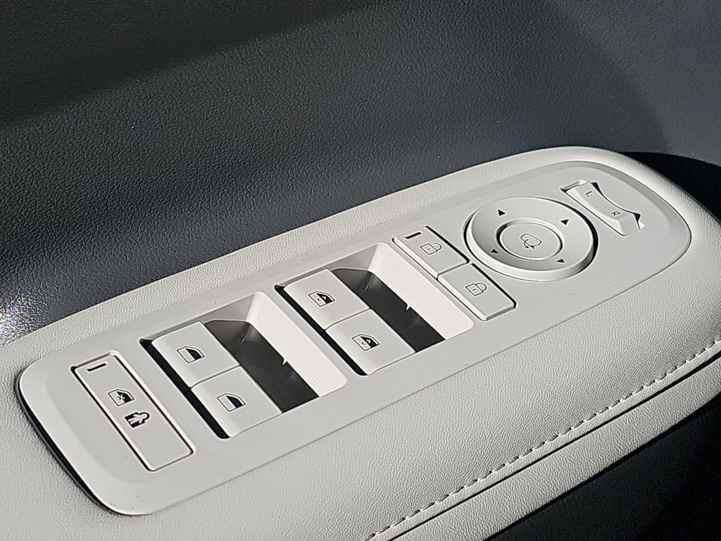 Used 2024 Hyundai Santa Fe Limited image 30