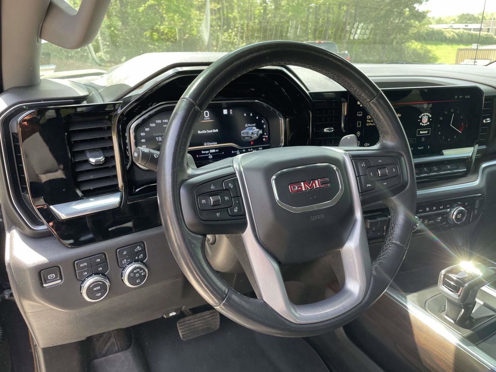 Used 2022 GMC Sierra 1500 SLT w/ SLT Premium Plus Package image 7