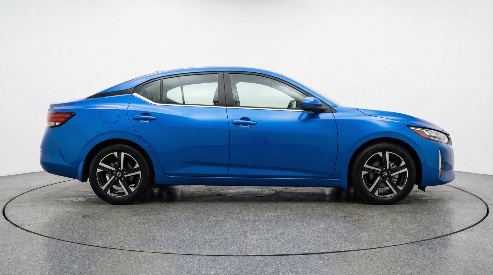 Used 2025 Nissan Sentra SV FWD image 11