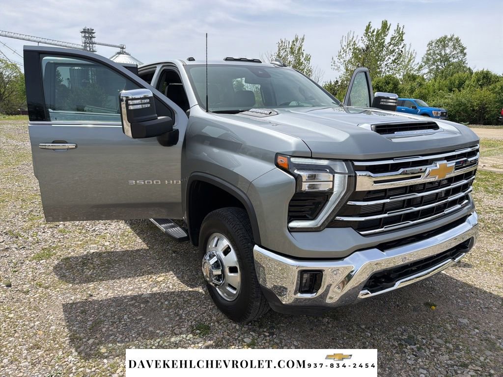 Used 2024 Chevrolet Silverado 3500 LTZ w/ LTZ Plus Package AWD/4WD image 34