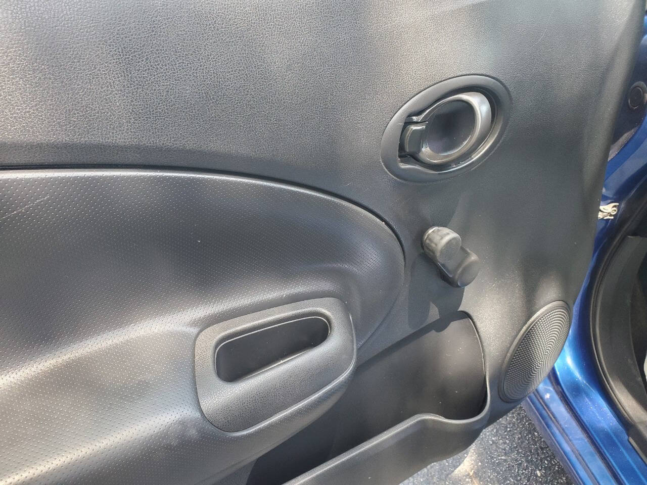 Used 2015 Nissan Versa Note SV FWD image 9