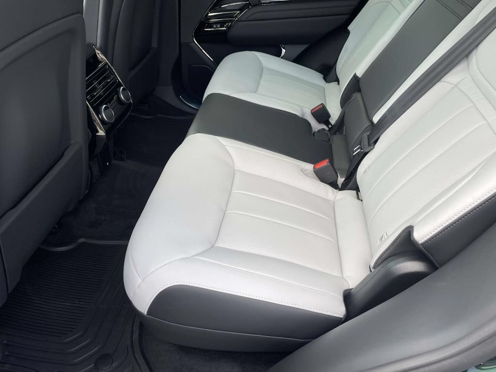 New 2026 Land Rover Range Rover Sport Dynamic SE AWD/4WD image 14
