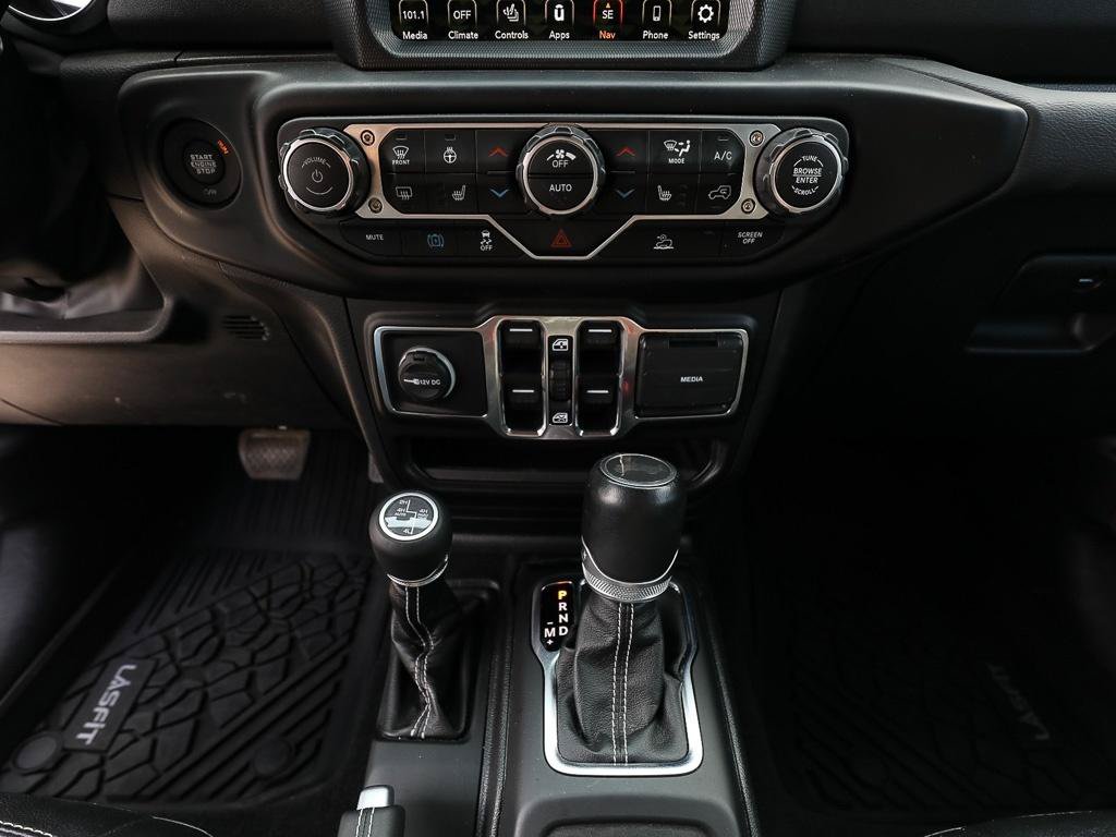 Used 2023 Jeep Wrangler Unlimited Sahara w/ Cold Weather Group AWD/4WD image 20