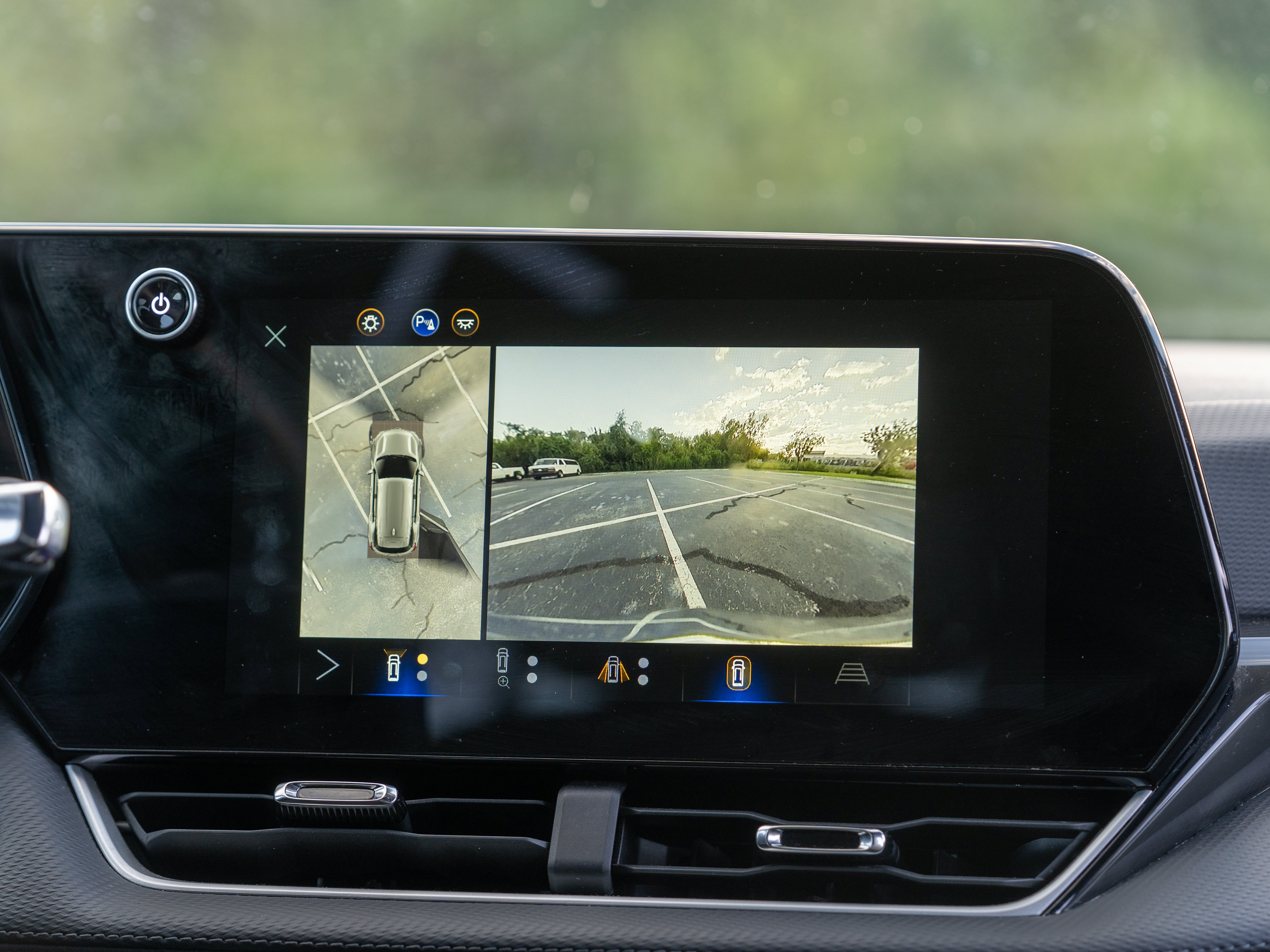 Used 2025 Chevrolet Equinox LT w/ Convenience Package II FWD image 30