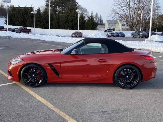 Used 2024 BMW Z4 M40i w/ Premium Package image 3