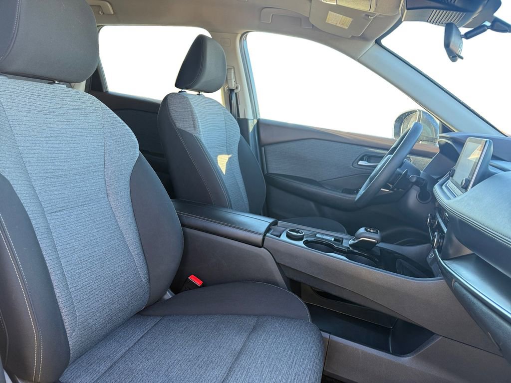 Certified 2023 Nissan Rogue SV image 15