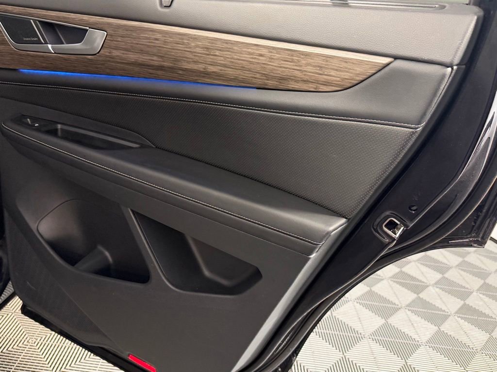 Used 2024 Volkswagen Atlas SEL Premium R-Line image 33