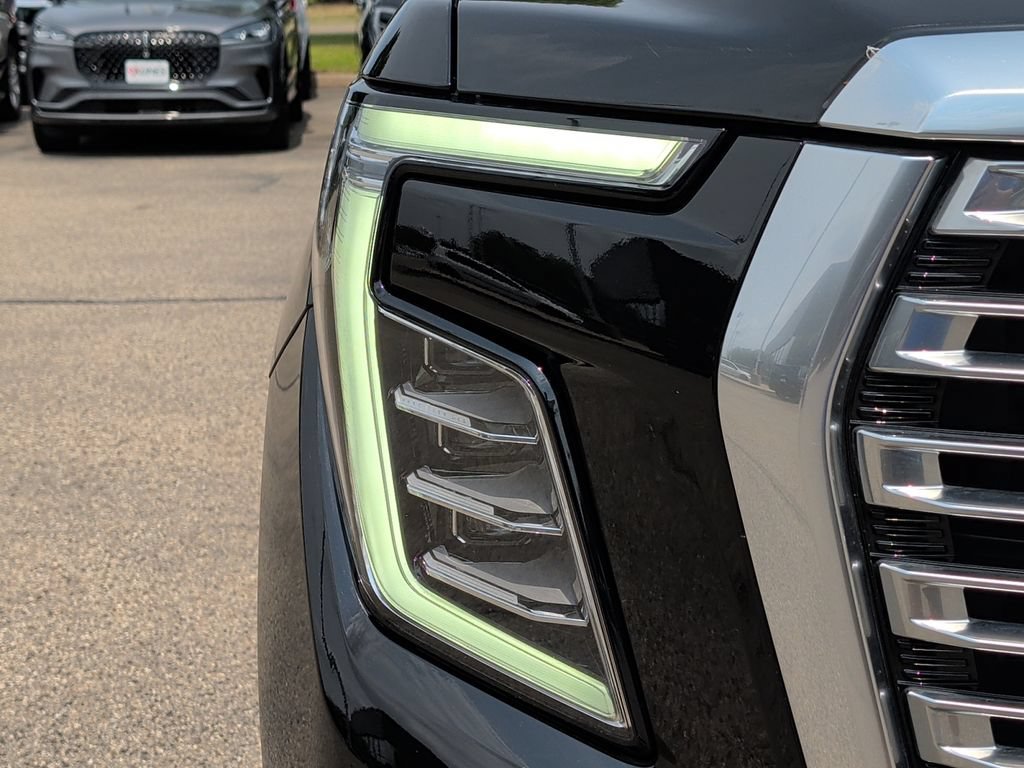 Used 2025 GMC Yukon XL Denali AWD/4WD image 44