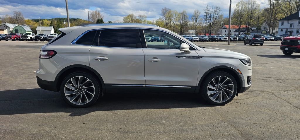 Used 2020 Lincoln Nautilus Reserve w/ Equipment Group 201A AWD/4WD image 2