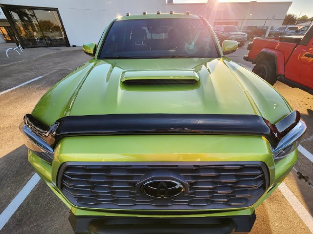Used 2023 Toyota Tacoma TRD Sport AWD/4WD image 2