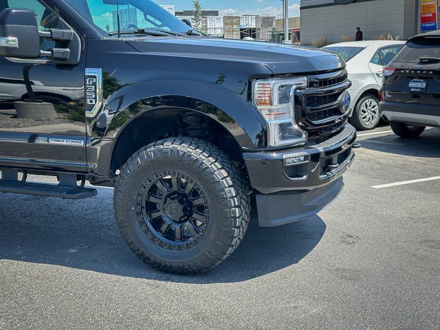 Used 2022 Ford F350 Lariat image 3