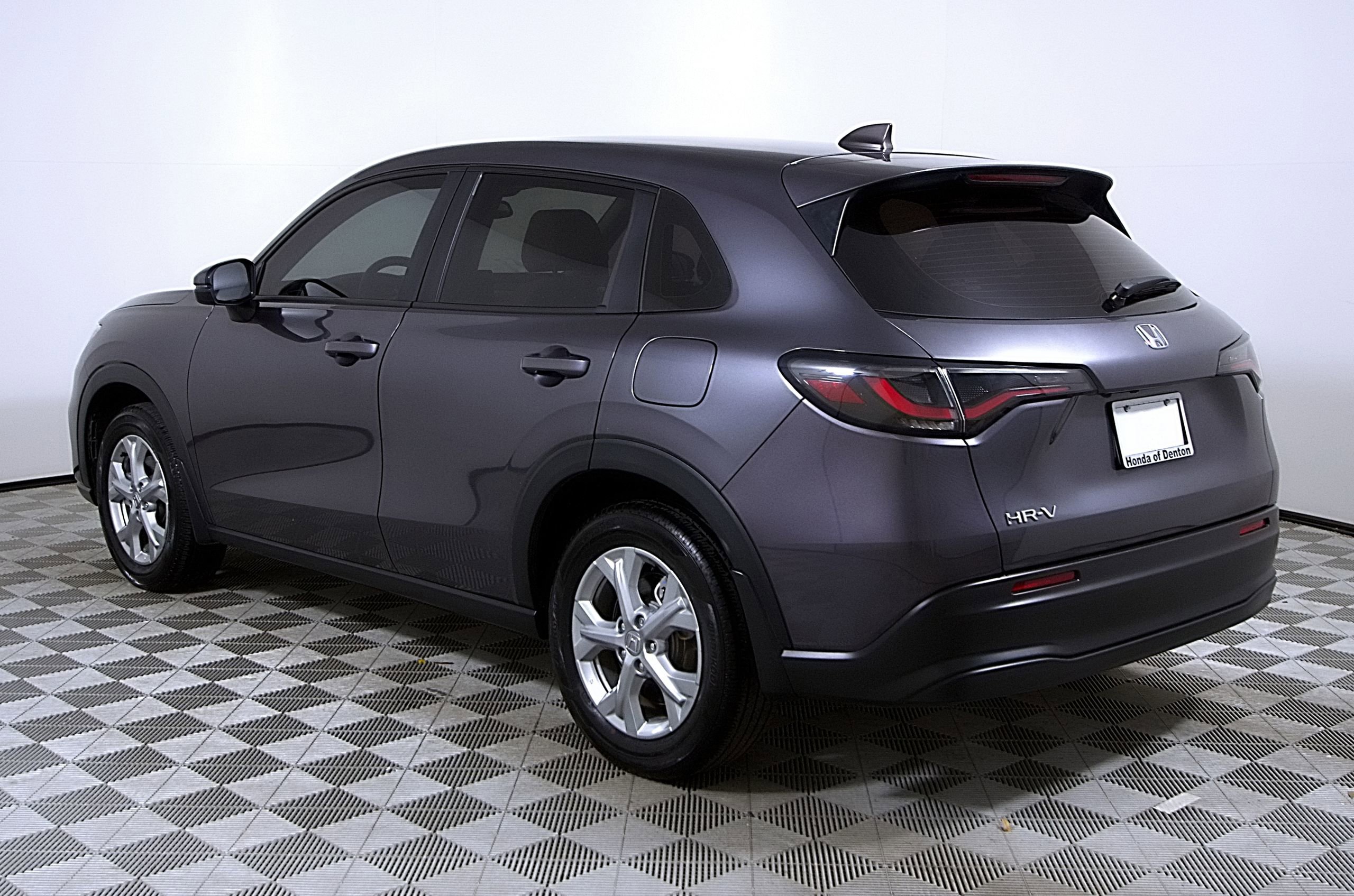 Used 2023 Honda HR-V LX image 9