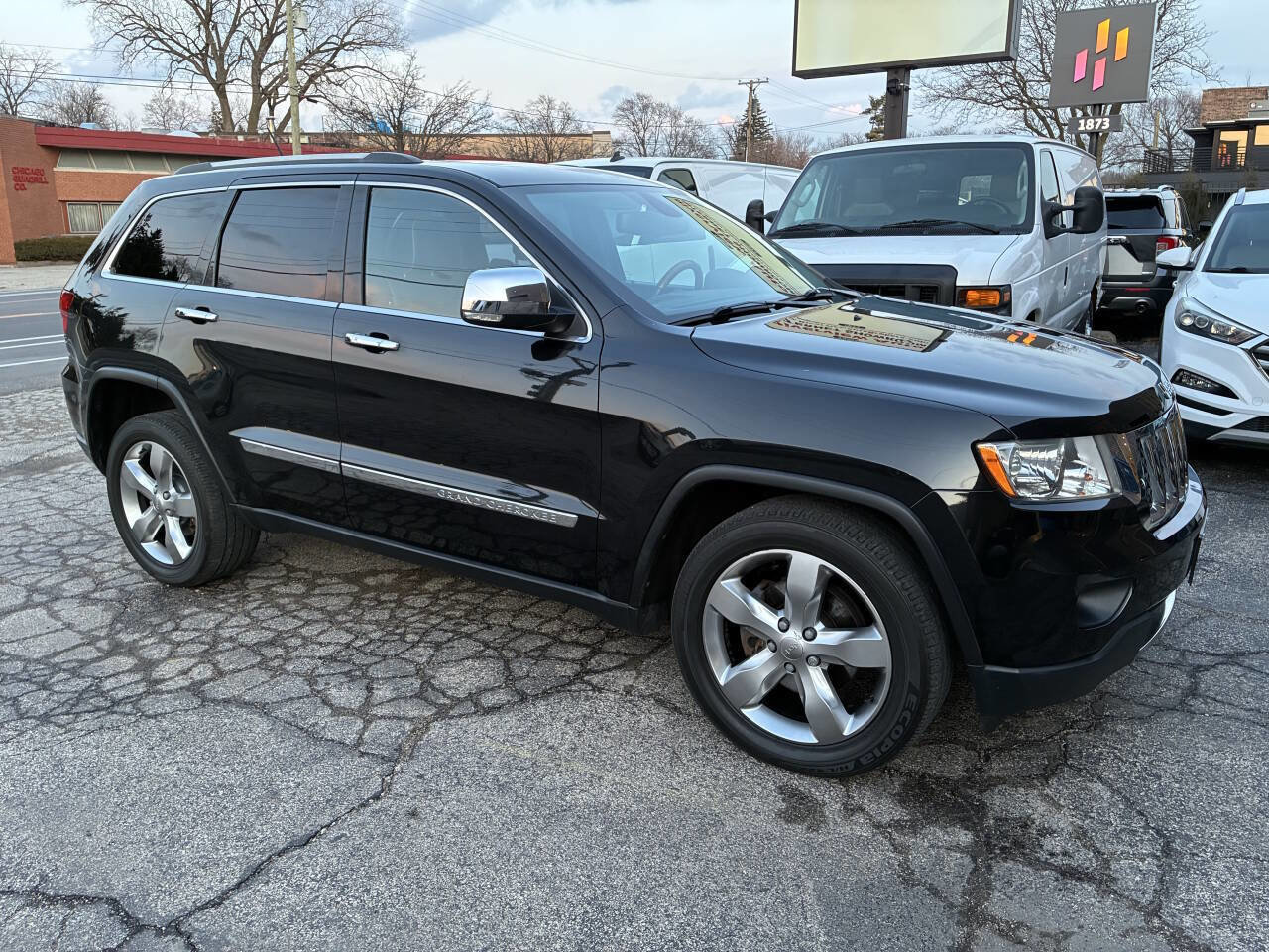 Used 2013 Jeep Grand Cherokee Overland image 2
