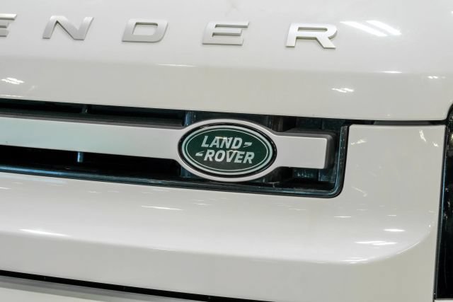 Used 2021 Land Rover Defender 110 SE AWD/4WD image 71