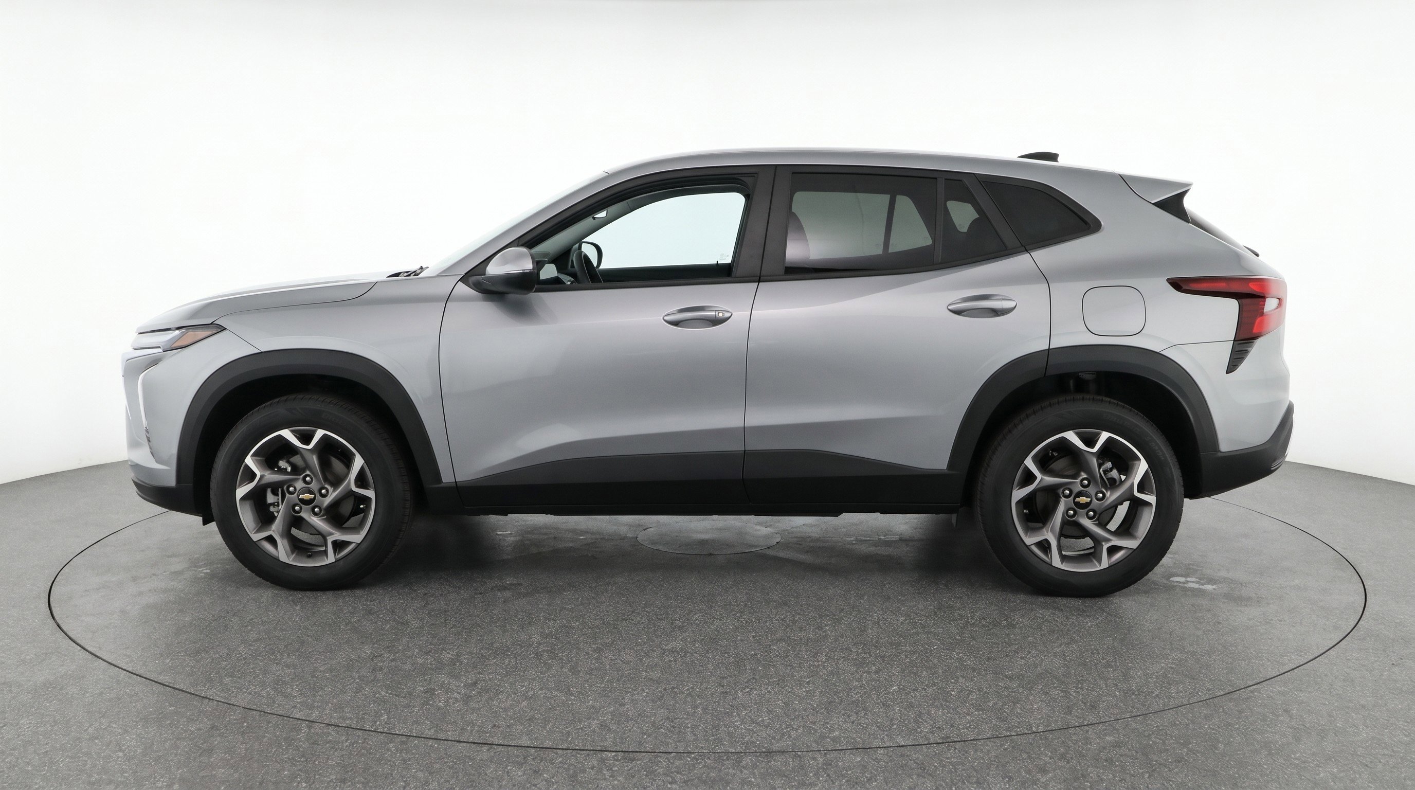 Used 2025 Chevrolet Trax LT w/ LT Convenience Package FWD image 5