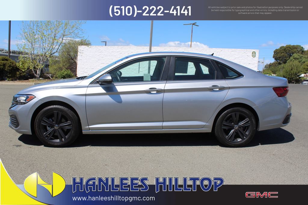 Used 2023 Volkswagen Jetta SE FWD image 2