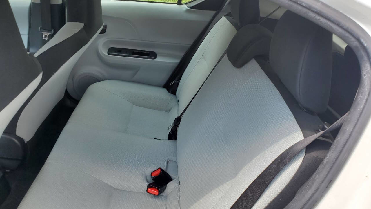 Used 2012 Toyota Prius C One image 7