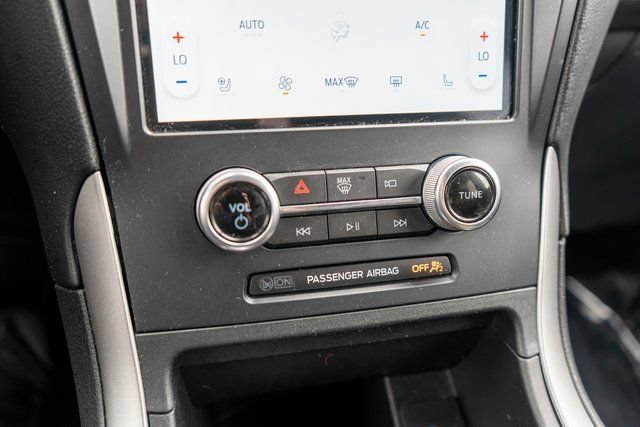 Used 2022 Ford Edge ST-Line w/ Cold Weather Package AWD/4WD image 27