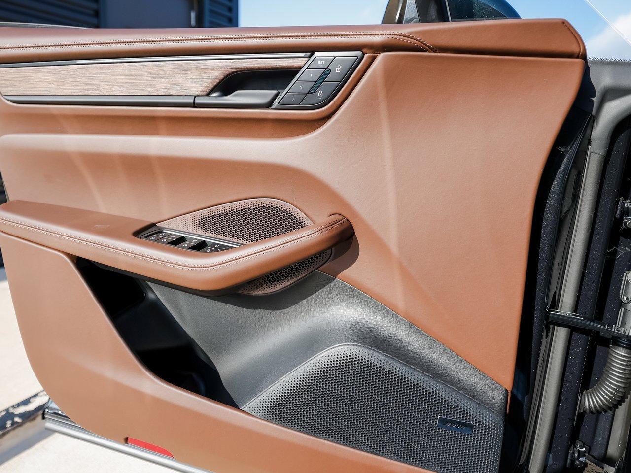 New 2025 Porsche Macan 4 Electric image 23