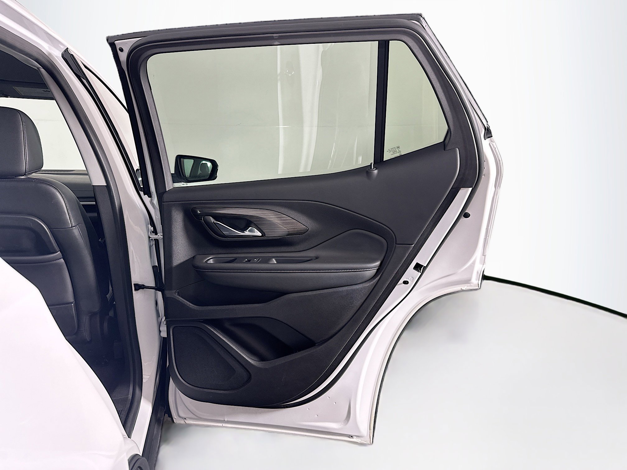 Used 2024 GMC Terrain SLT image 29