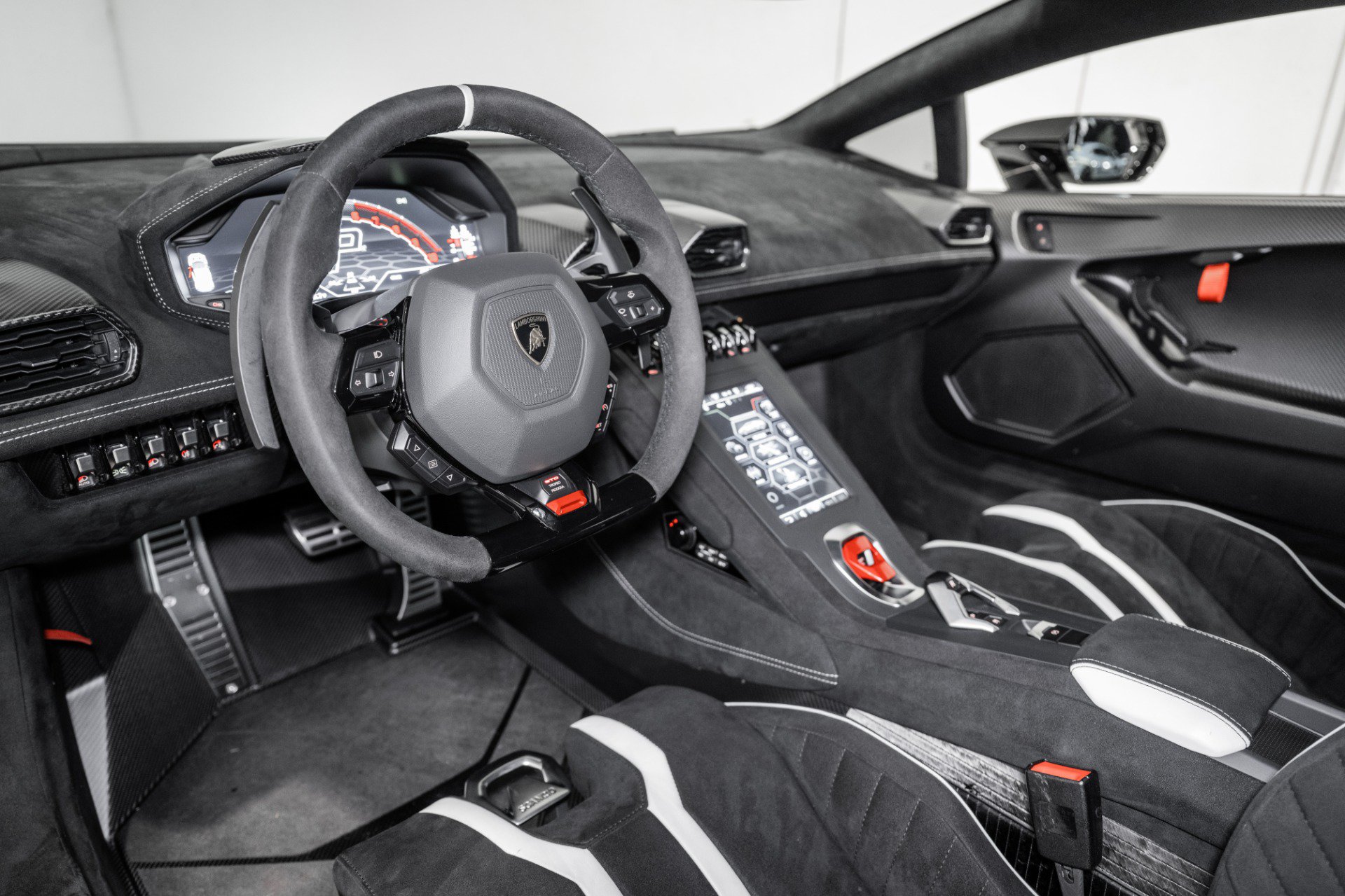 Used 2023 Lamborghini Huracan STO RWD image 17