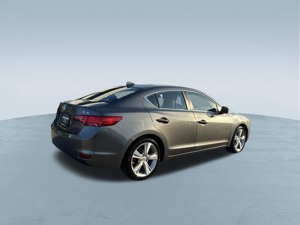 Used 2013 Acura ILX w/ Technology Package FWD image 8