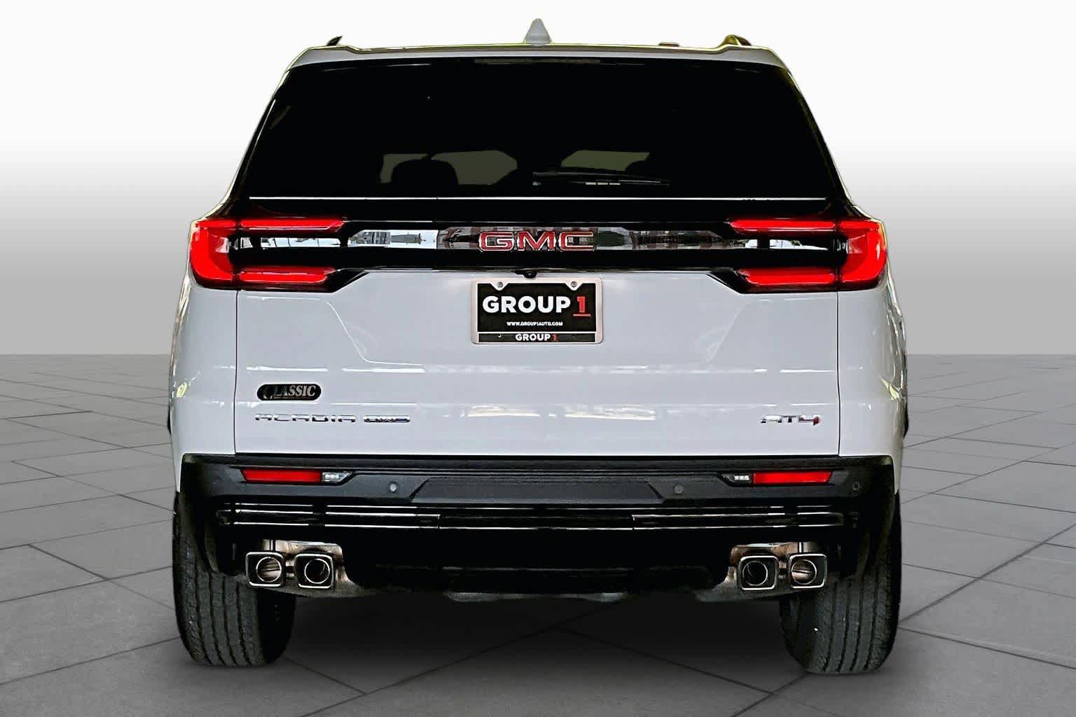 Used 2025 GMC Acadia AT4 w/ Luxury Package AWD/4WD image 4