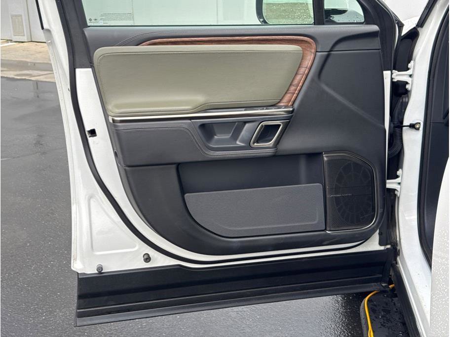 Used 2022 Rivian R1T Adventure image 10