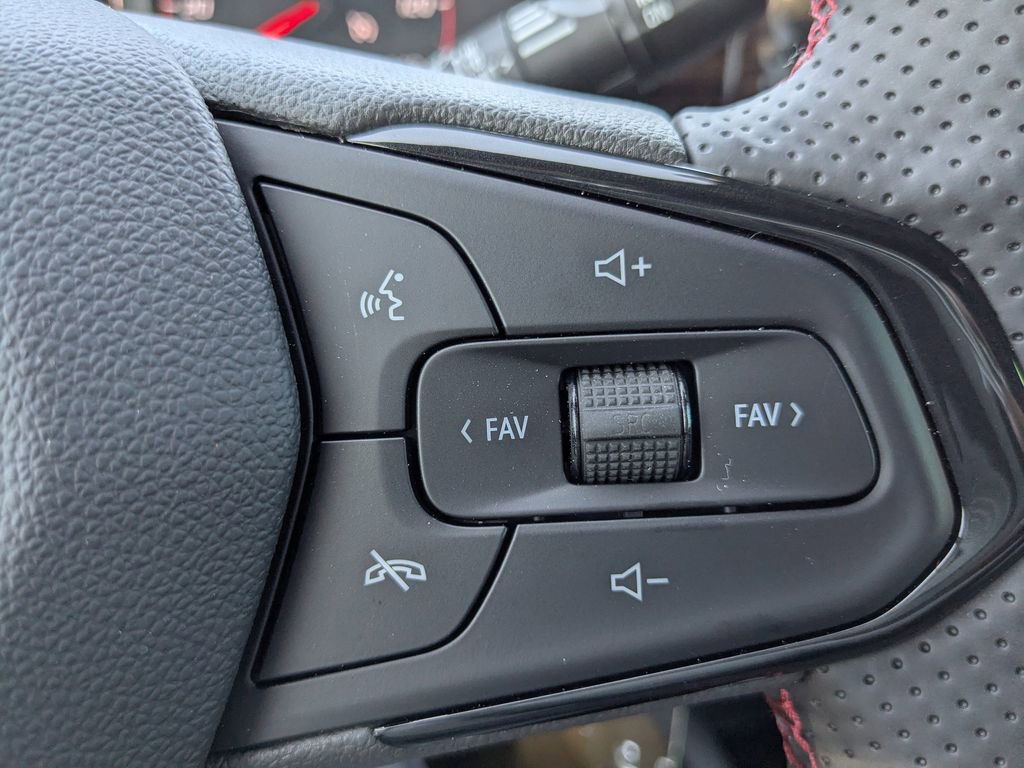 New 2026 Chevrolet Trax RS w/ Driver Confidence Package image 25