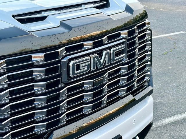 Used 2025 GMC Sierra 2500 Denali Ultimate image 14