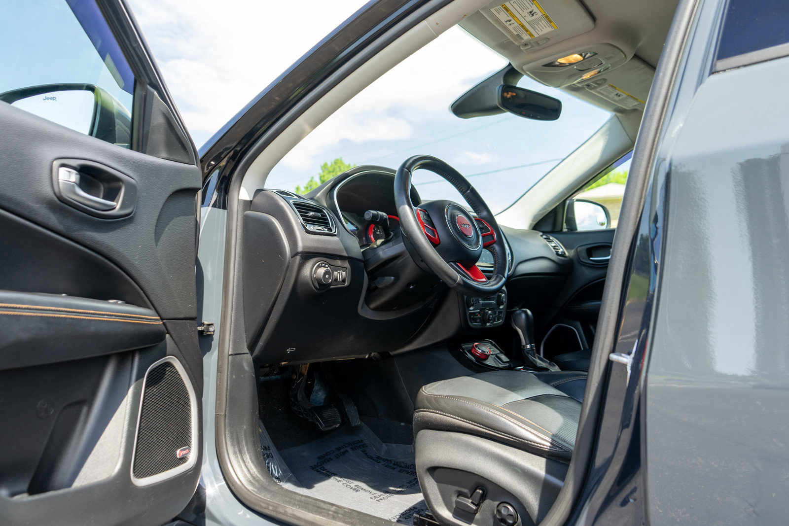 Used 2018 Jeep Compass Limited w/ Navigation Group AWD/4WD image 15