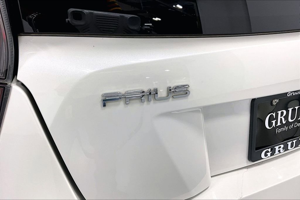Used 2018 Toyota Prius One FWD image 39