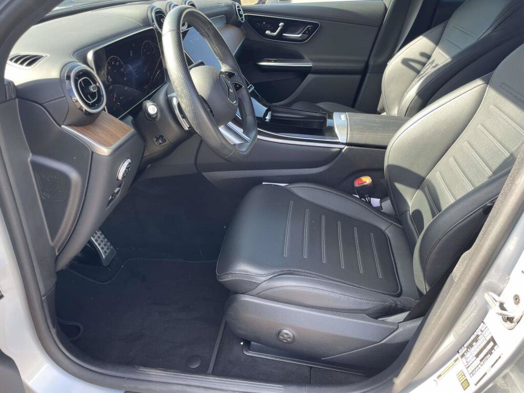 Used 2024 Mercedes-Benz GLC 300 4MATIC image 15