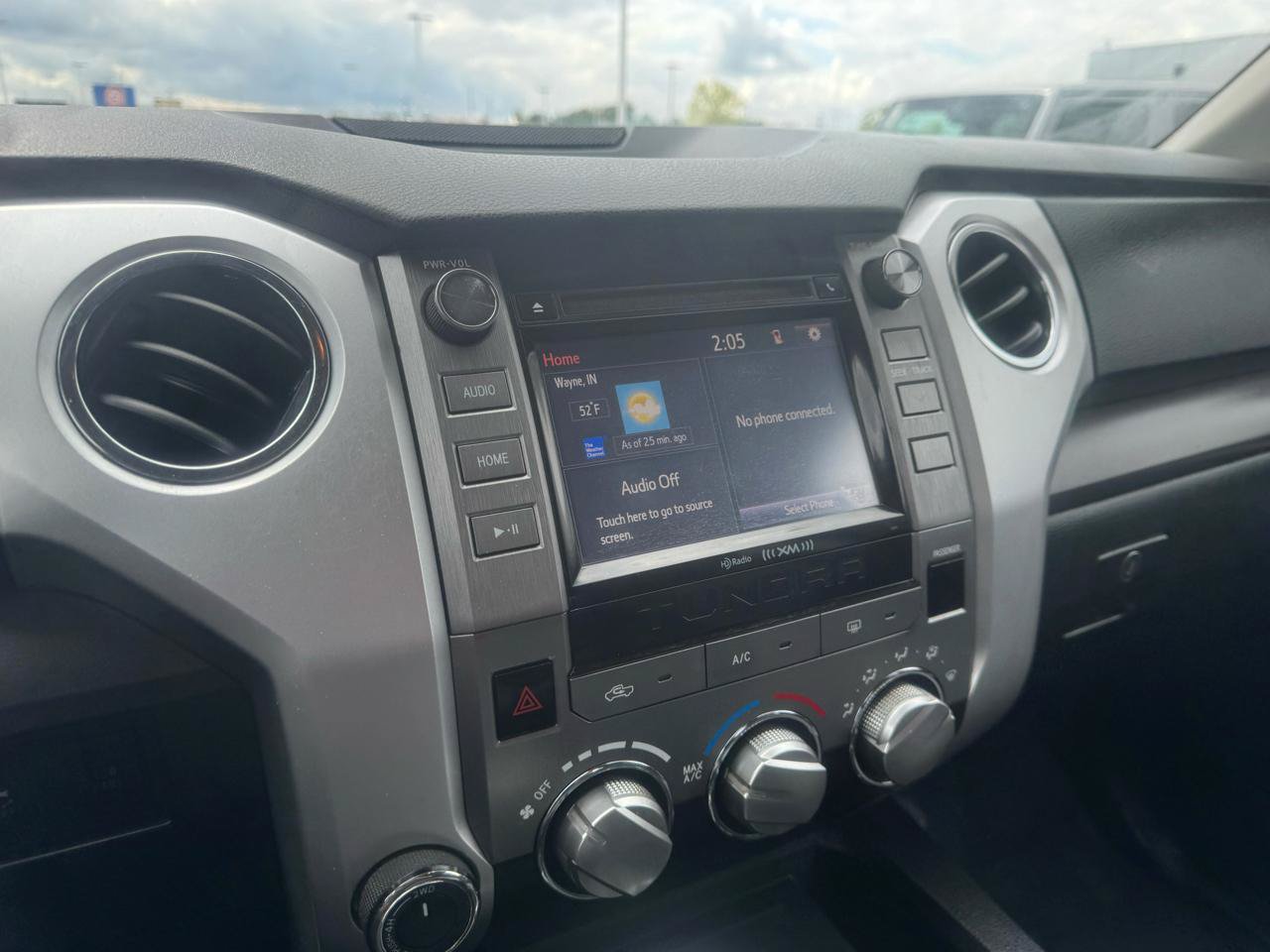 Used 2015 Toyota Tundra SR5 w/ TRD Off Road Package AWD/4WD image 32