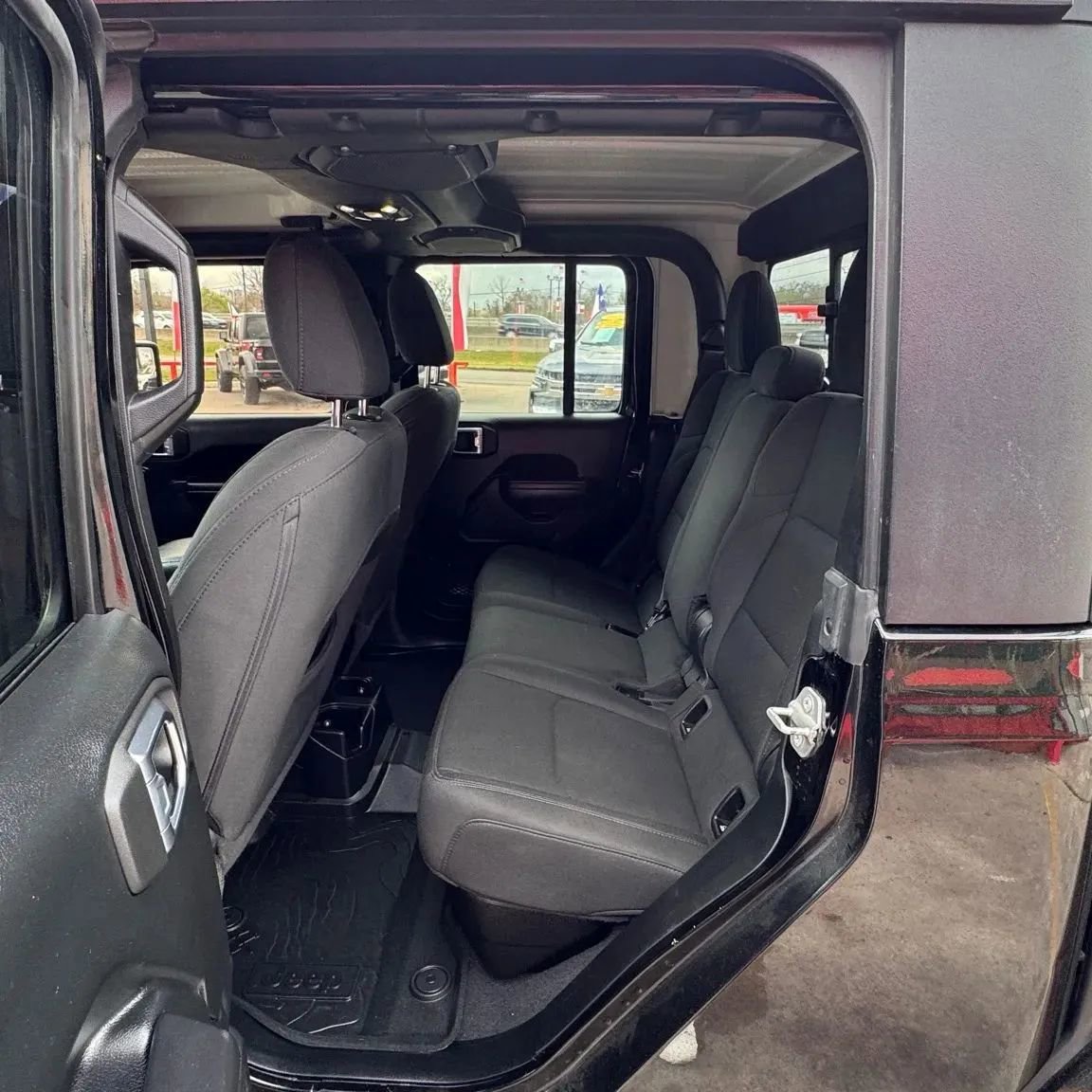 Used 2021 Jeep Gladiator Sport image 8